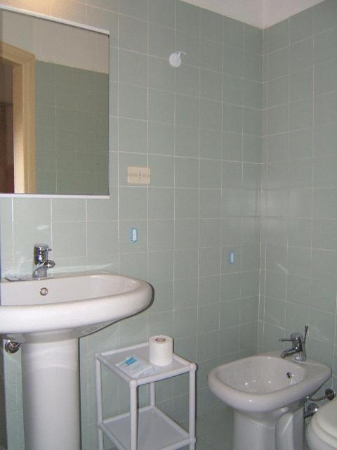 Hotel Diana Гардоне Ривера Екстериор снимка