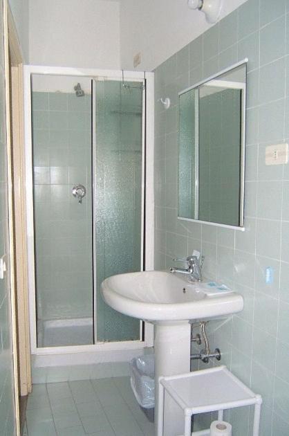 Hotel Diana Гардоне Ривера Екстериор снимка
