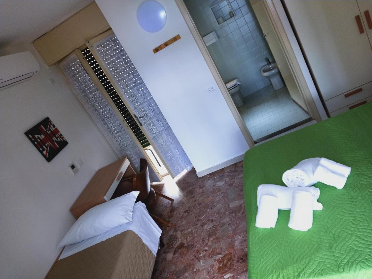 Hotel Diana Гардоне Ривера Екстериор снимка