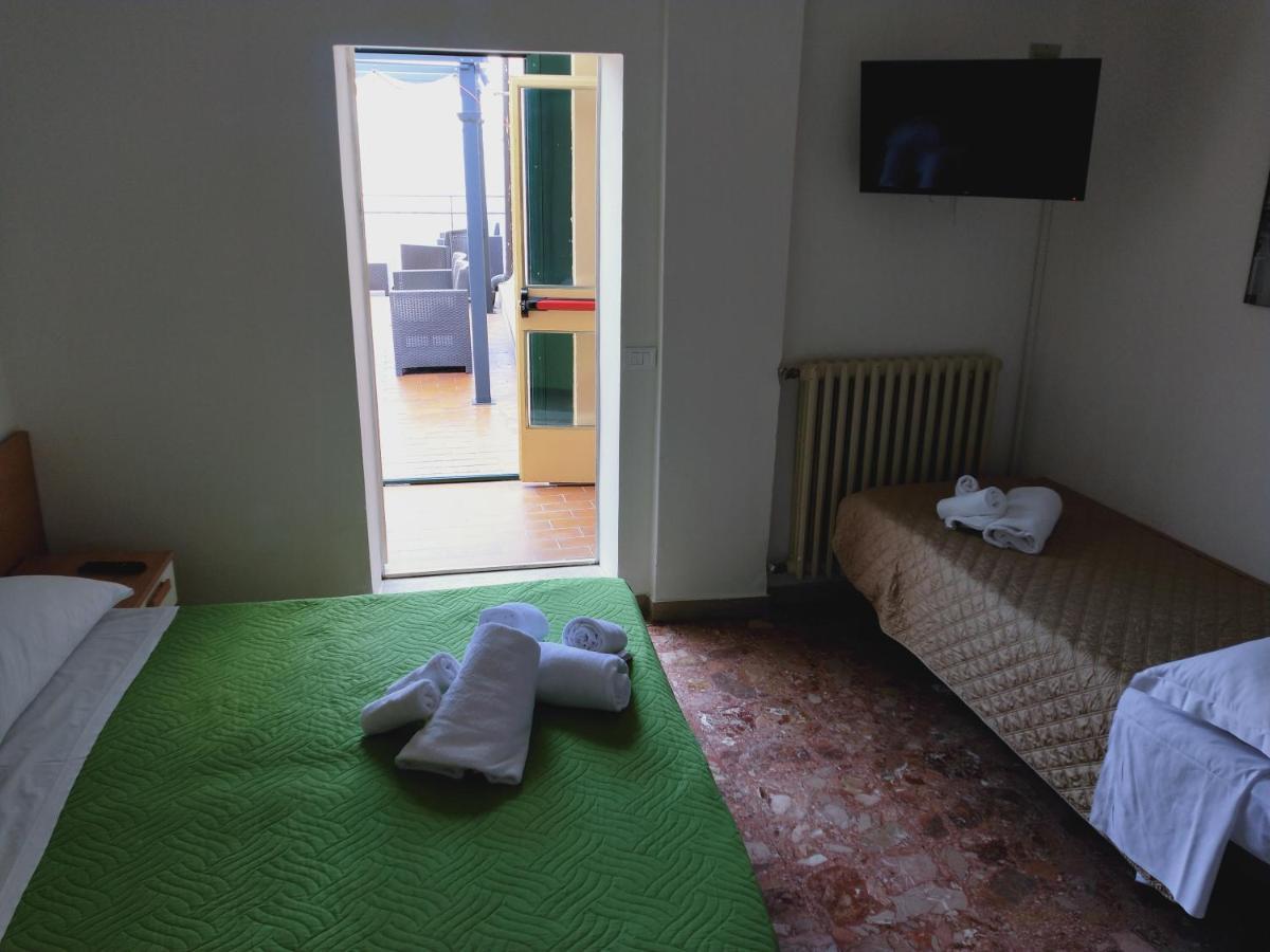 Hotel Diana Гардоне Ривера Екстериор снимка