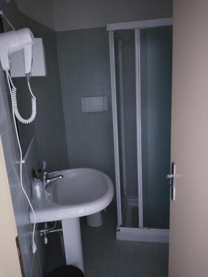 Hotel Diana Гардоне Ривера Екстериор снимка